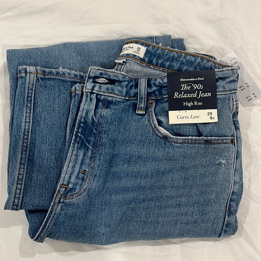 BRAND NEW ABERCROMBIE CURVE LOVE